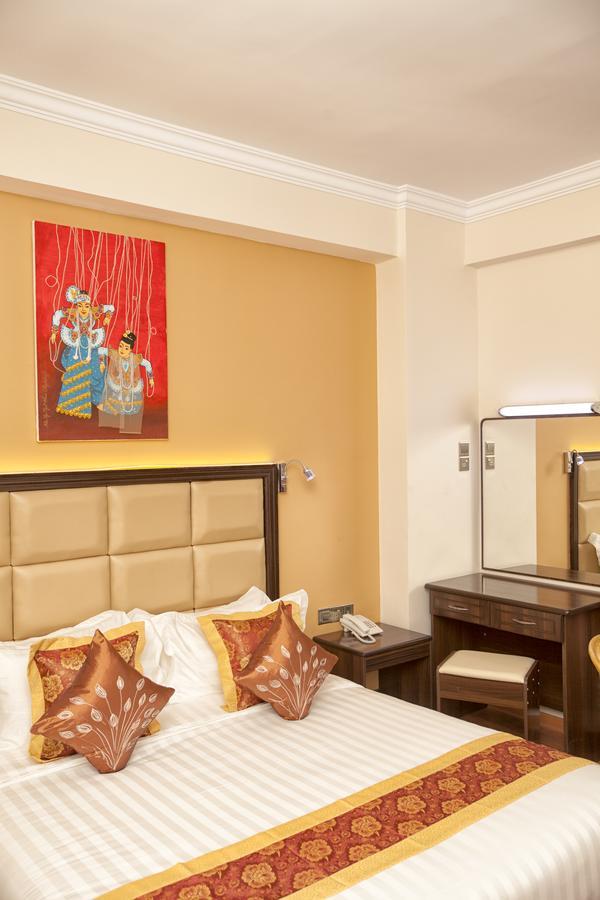 The Hotel Emperor-Inle Nyaung Shwe Exterior foto