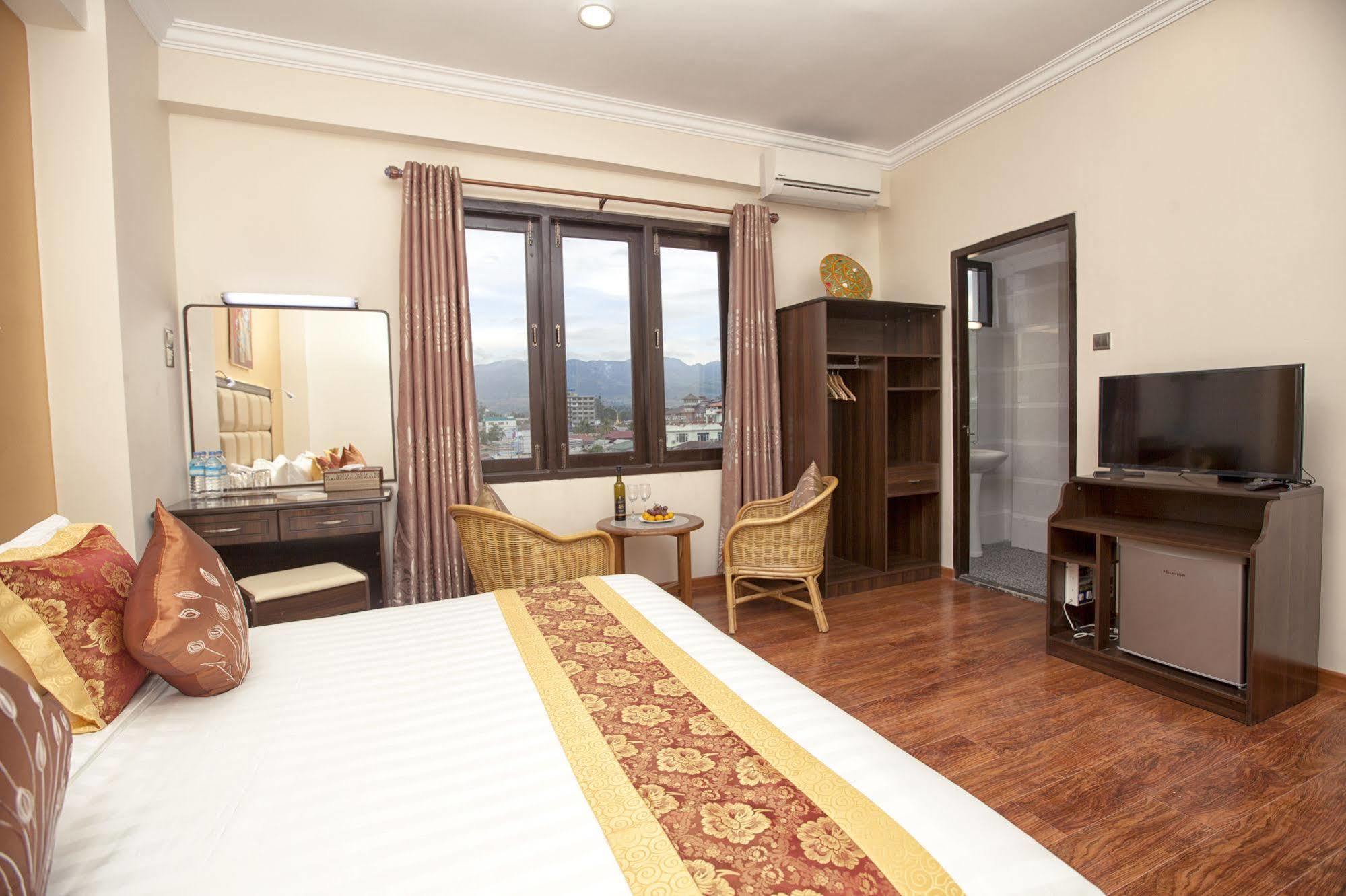 The Hotel Emperor-Inle Nyaung Shwe Exterior foto