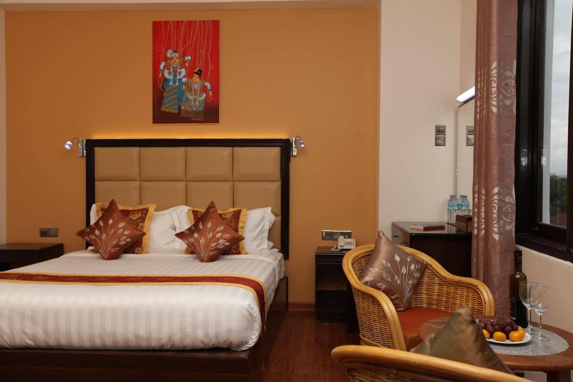 The Hotel Emperor-Inle Nyaung Shwe Exterior foto