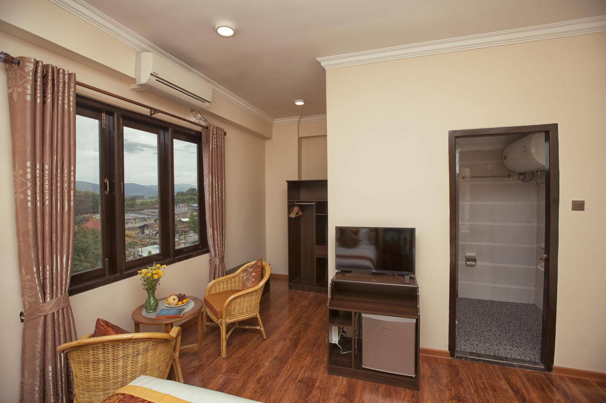 The Hotel Emperor-Inle Nyaung Shwe Exterior foto